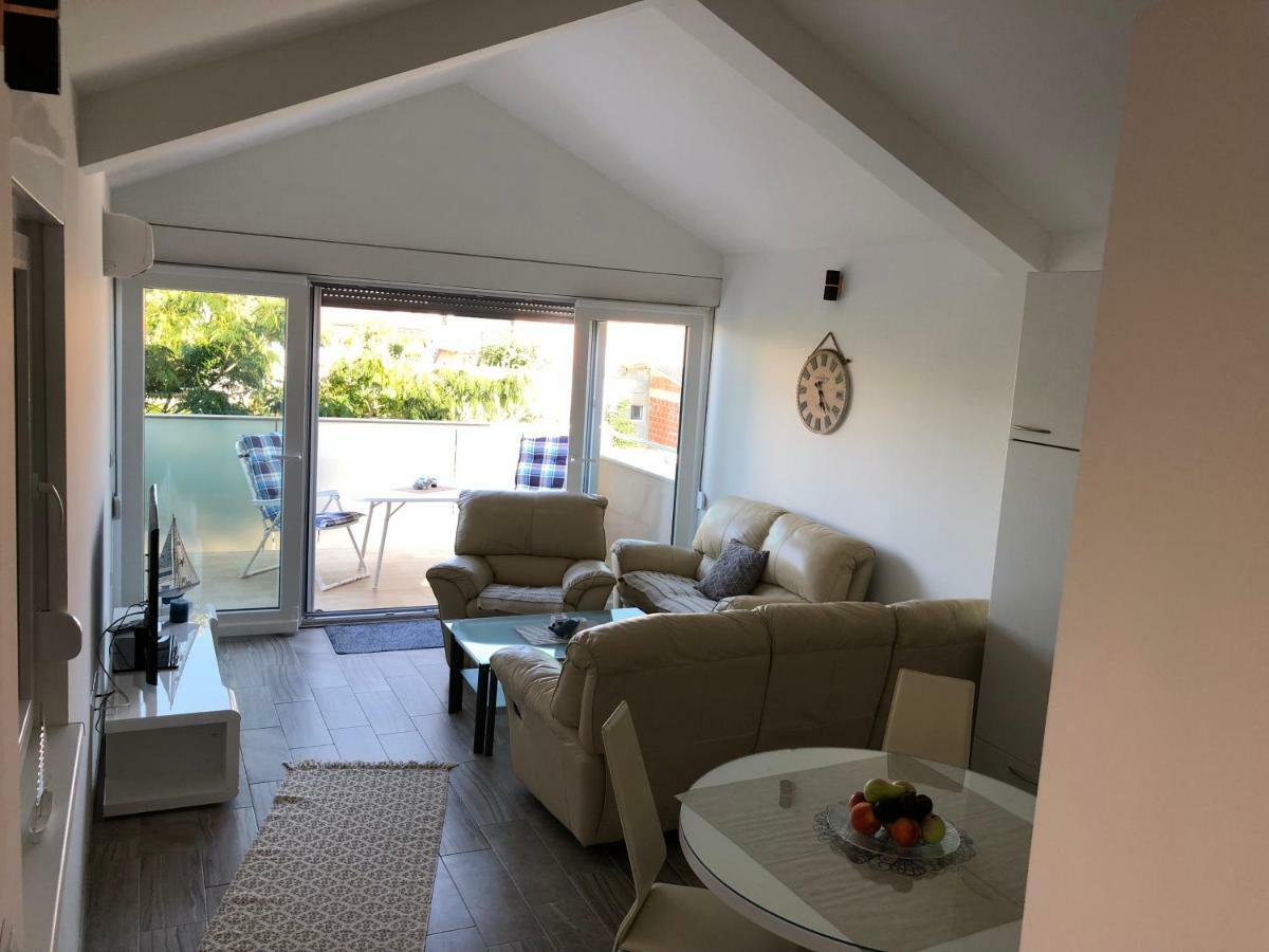 Harmony Vir Luxurioes Ausgestattete Ferienwohnung Mit 65M2 Exteriör bild